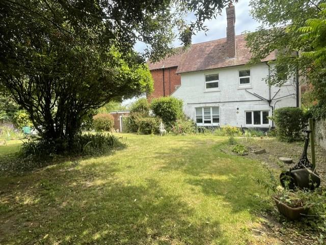 2 Bedroom Apartment for Sale: £220,000. 9 Upper Avenue in Eastbourne, East Sussex